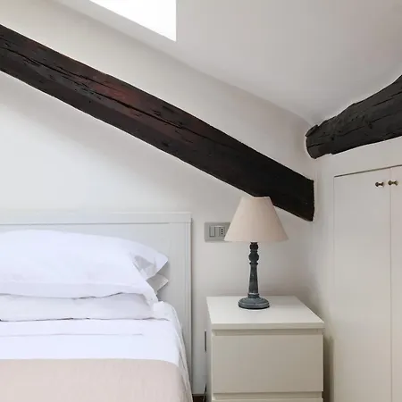 Appartamento Elegant P.venezia Attic