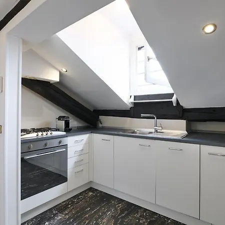 Elegant P.venezia Attic Apartman Milánó