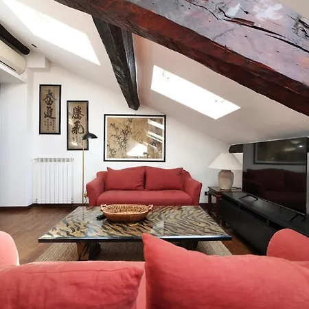 Elegant P.venezia Attic Milano